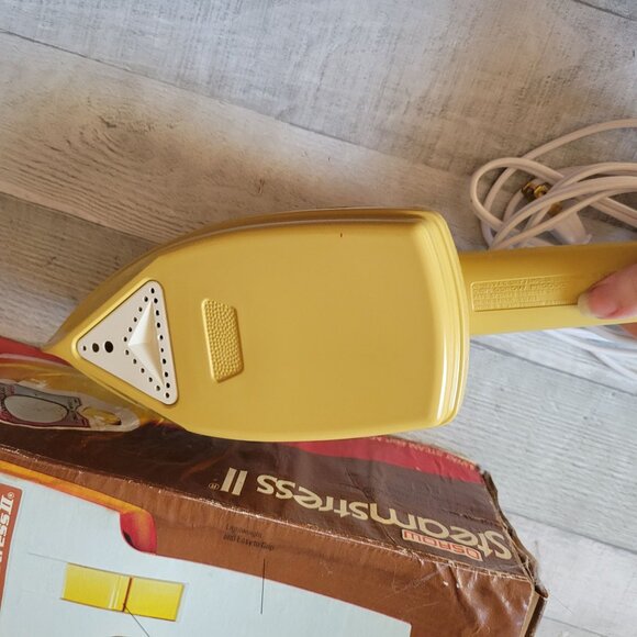 Vintage Osrow Steamstress II Handheld Fabric Steamer With Box - Picture 4 of 6